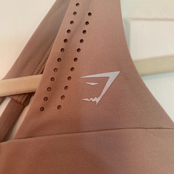 Gymshark taupe sports bra - Picture 2 of 4
